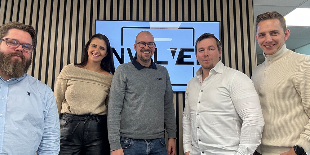 Fra venstre- Andreas Hvidsten, senior prosjektleder, Thea Opheim, prosjekt- og administrasjonskoordinator, Jesper Øien, bedriftsrådgiver Mobit Sandefjord og Tønsberg, Raymond Sjølund, Leder digital transformasjon og Asle Kosbergløkk, Co-Founder & COO